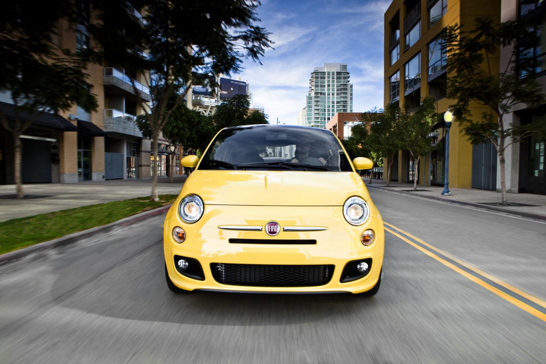 გაინტერესებს, როგორი მანქანაა Fiat 500 (2012-2015) ?