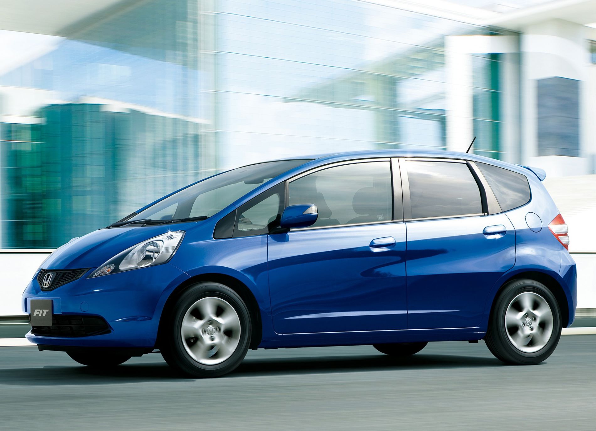 გაინტერესებს როგორი მანქანაა Honda Fit / jazz  (2007-2014) ?