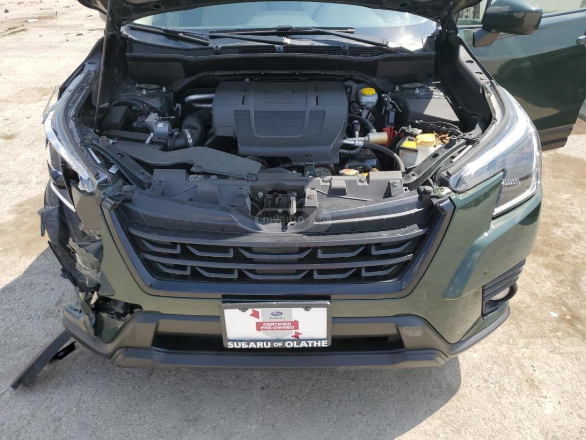 Subaru Premium 4dr All-Wheel Drive CV — миниатюра 12