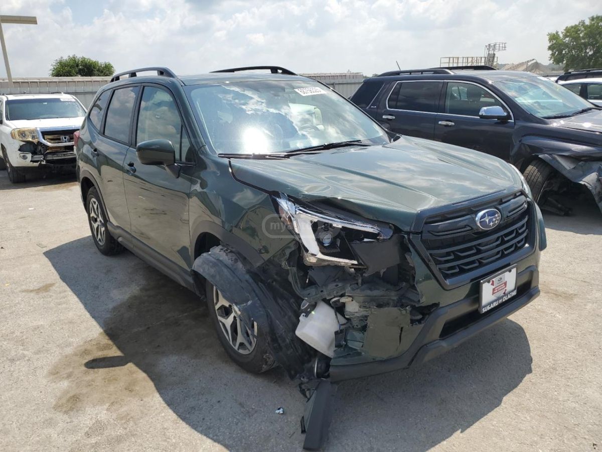 Subaru Premium 4dr All-Wheel Drive CV — миниатюра 4