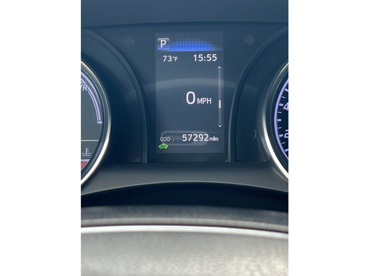 Toyota Camry - фото 2