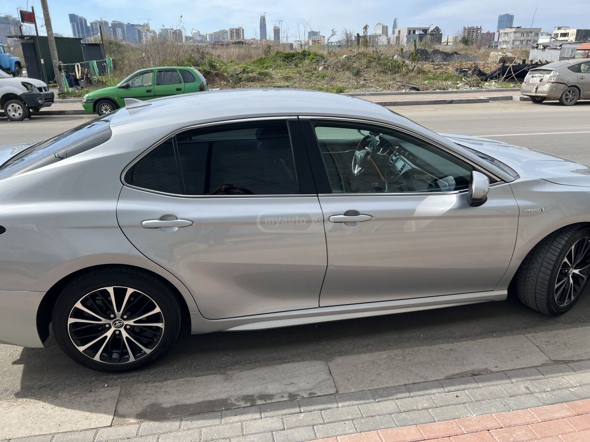Toyota Camry - фото 3