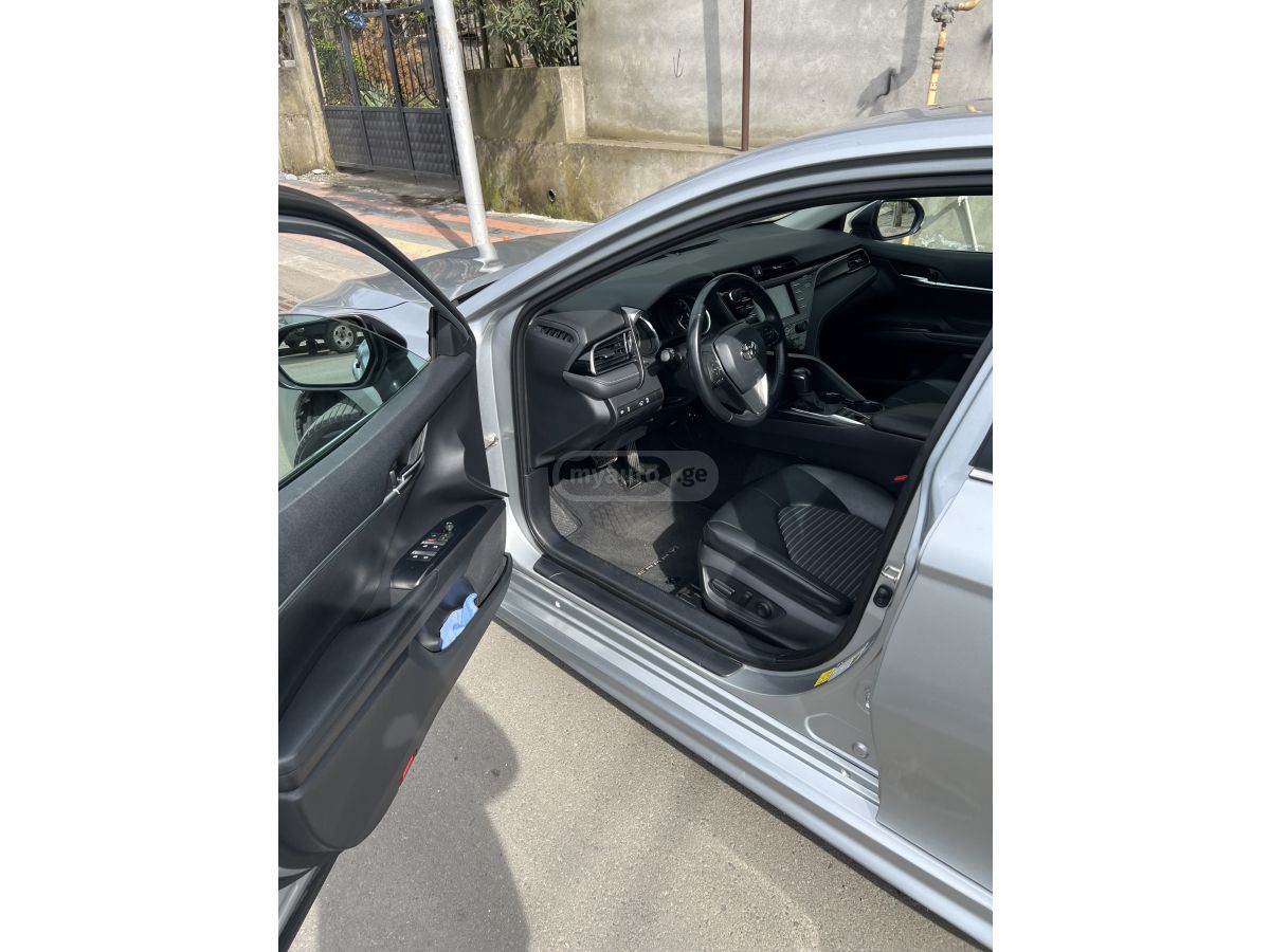 Toyota Camry - фото 7