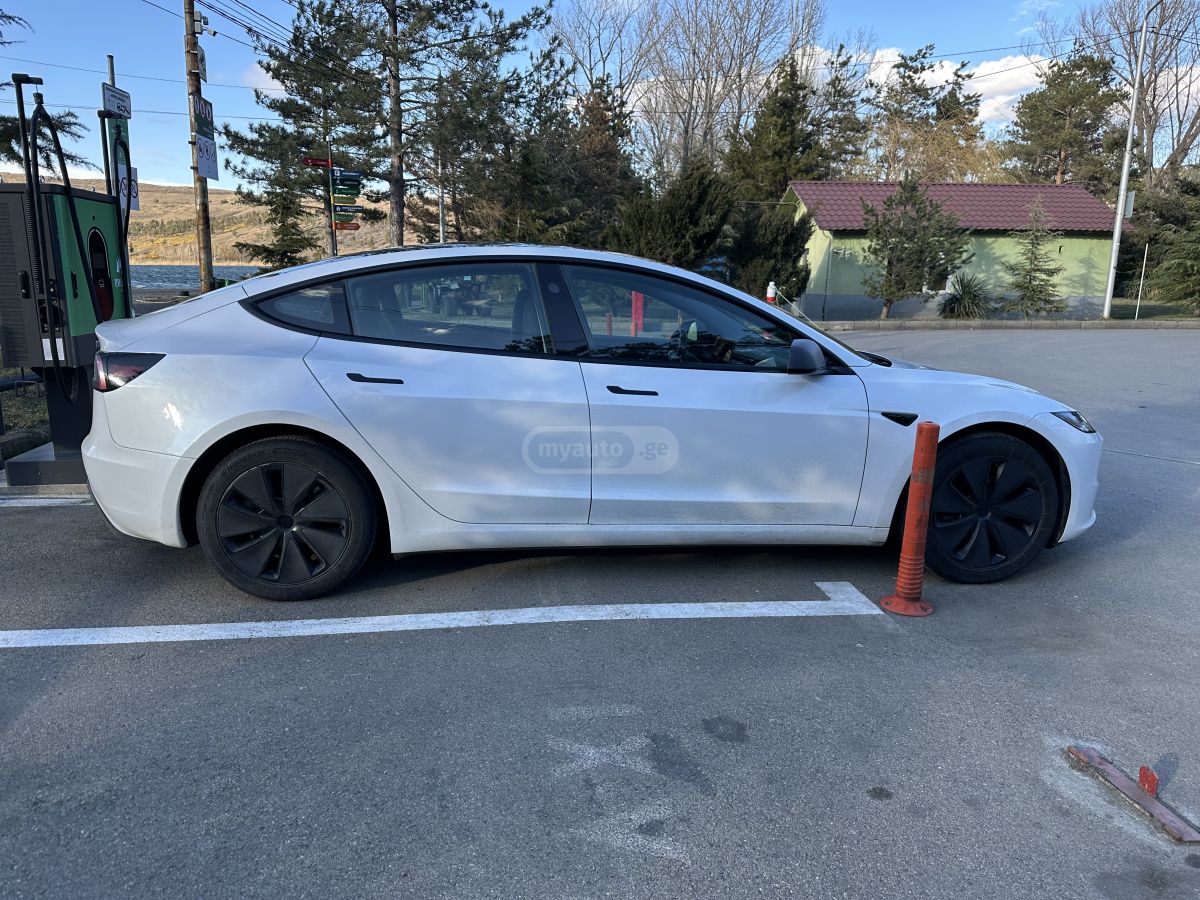 Tesla Model 3 - фото 3