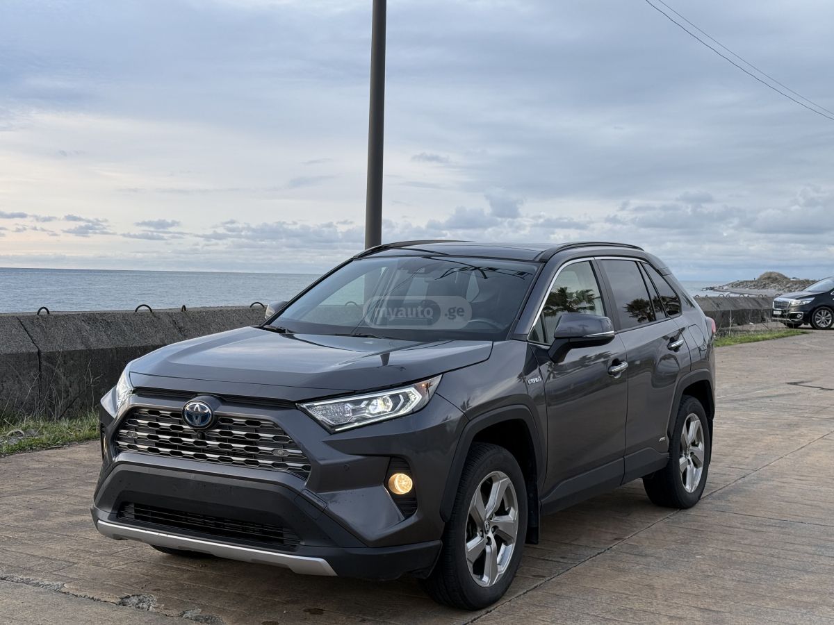 Toyota Rav 4 - фото 1