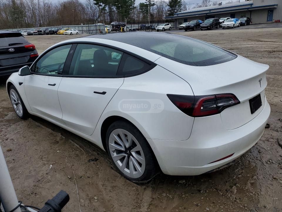 Tesla Model 3 - фото 3
