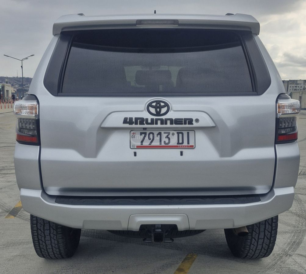 Toyota 4 Runner - фото 6