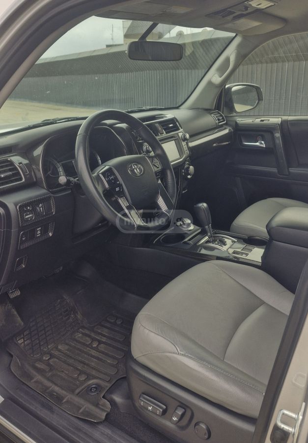 Toyota 4 Runner - фото 8