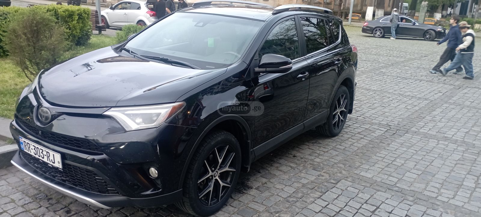 Toyota Rav 4 - фото 1
