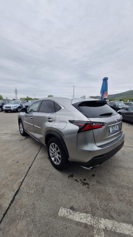 Lexus NX 200 - фото 1