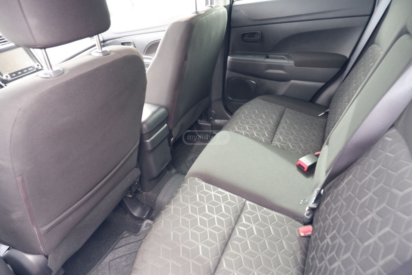 Mitsubishi Outlander Sport 2022 — миниатюра 7