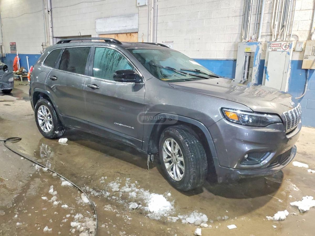 Jeep Cherokee - фото 2