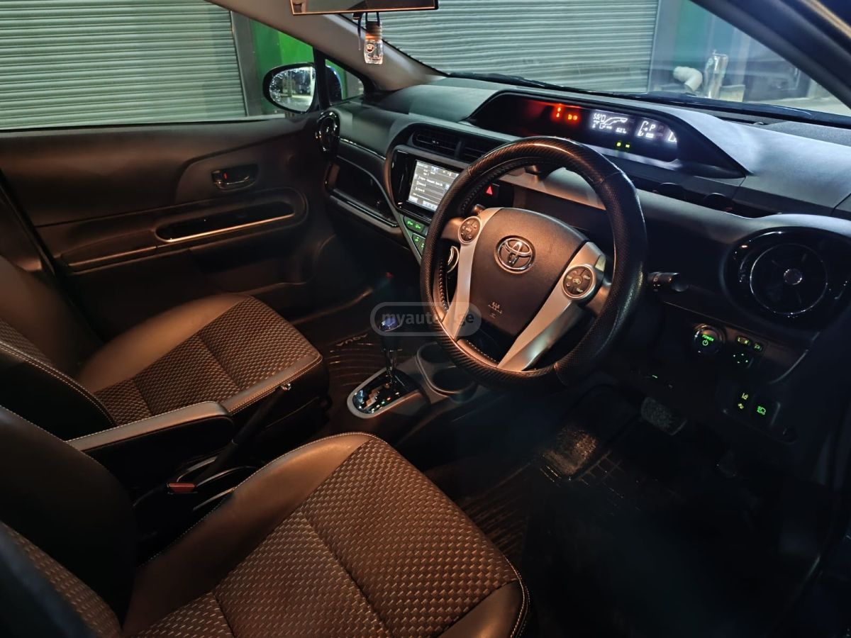 Toyota Aqua - фото 2