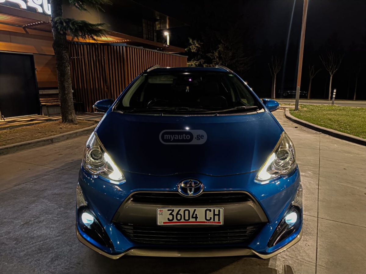 Toyota Aqua - фото 6