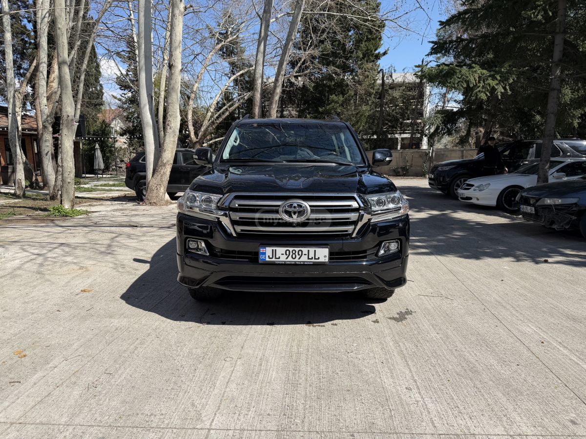 Toyota Land Cruiser - фото 1