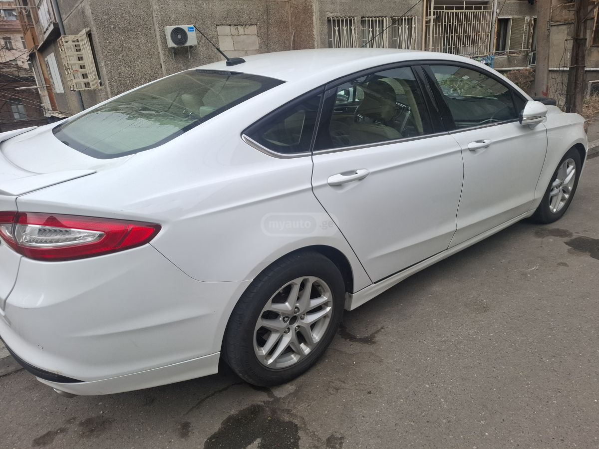 Ford Fusion - фото 1