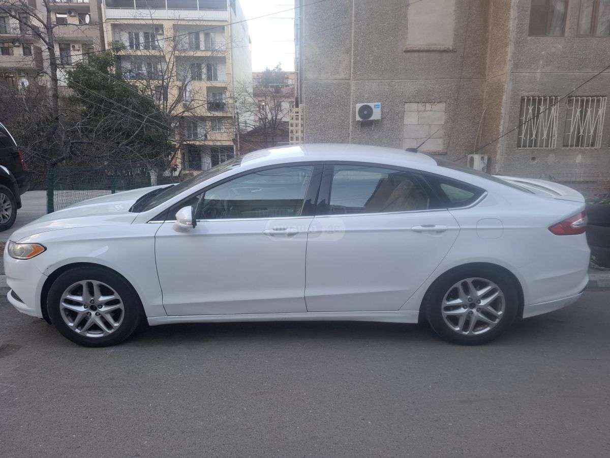 Ford Fusion - фото 4