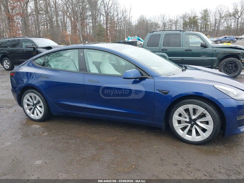 Tesla Model 3 - фото 13