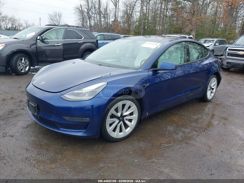Tesla Model 3 - фото 2