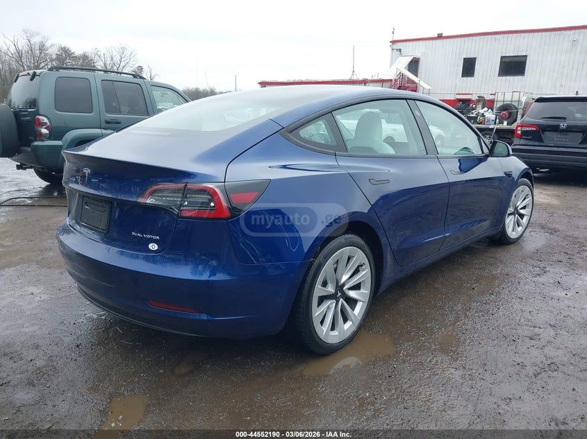 Tesla Model 3 - фото 4