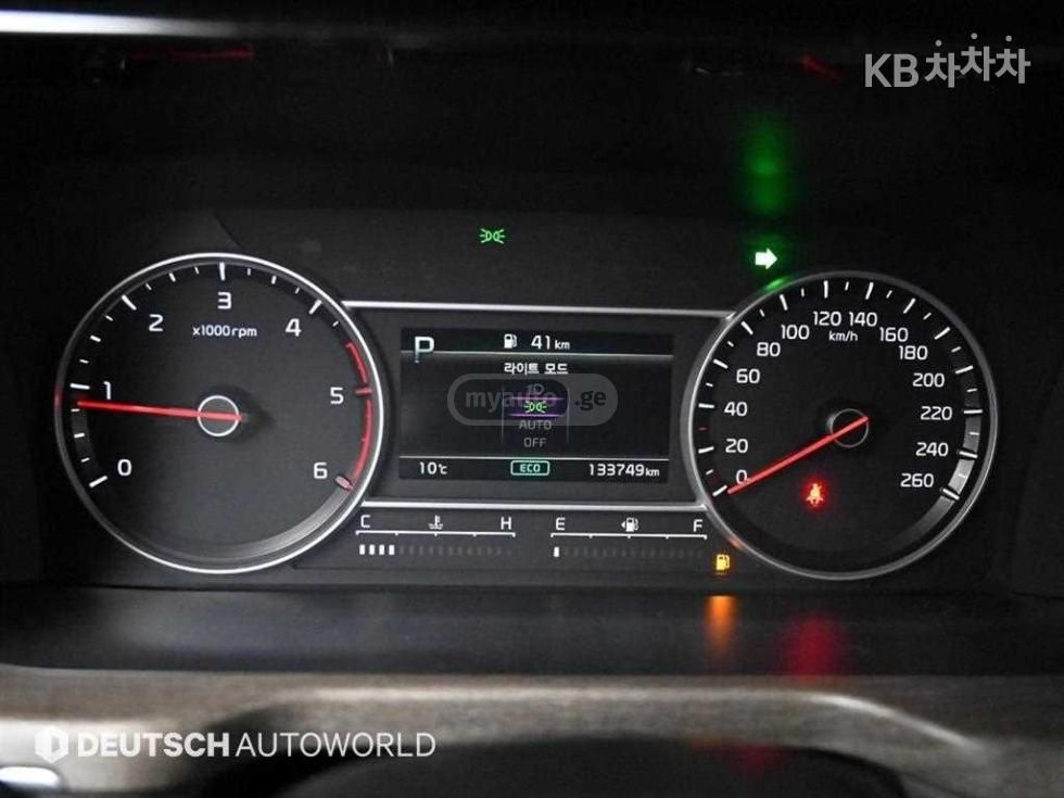 Kia Sorento - фото 7