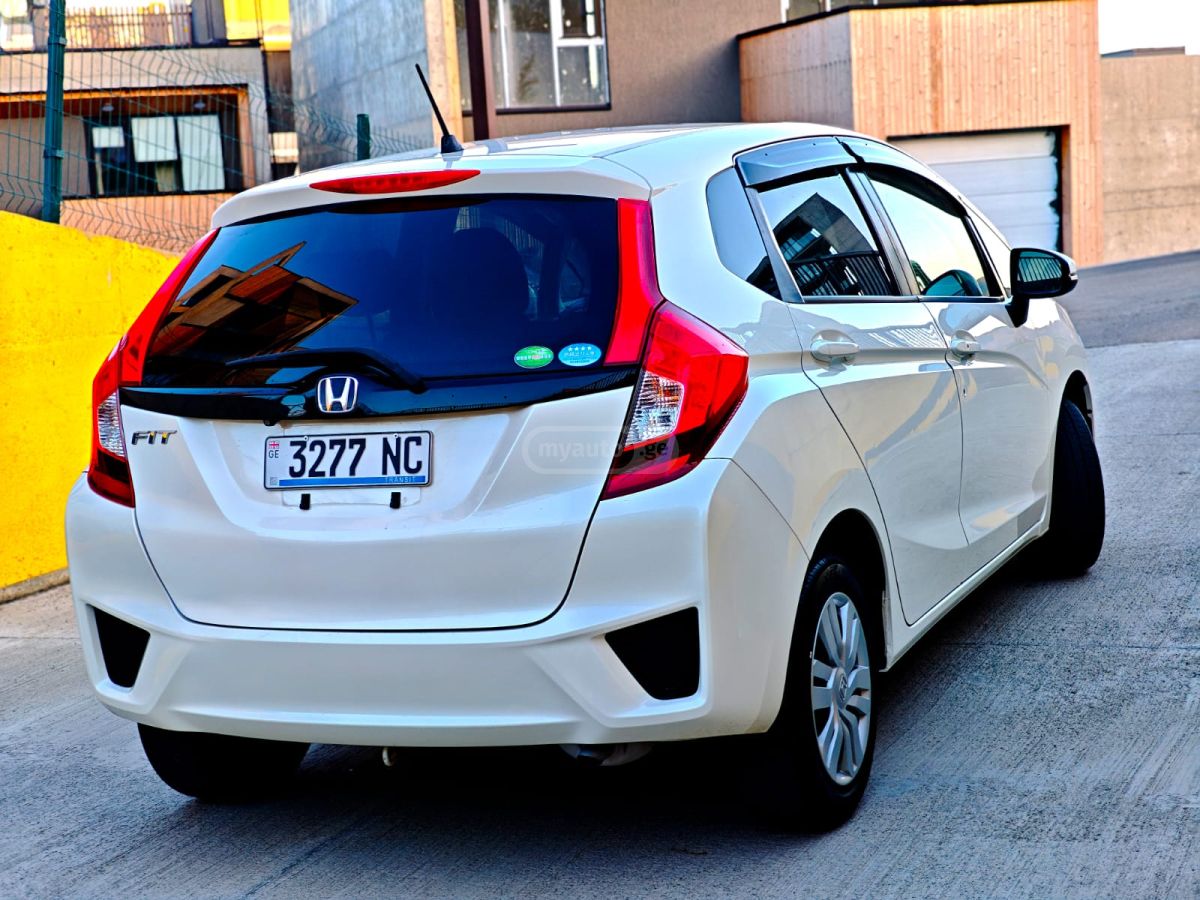 Honda FIT - фото 4
