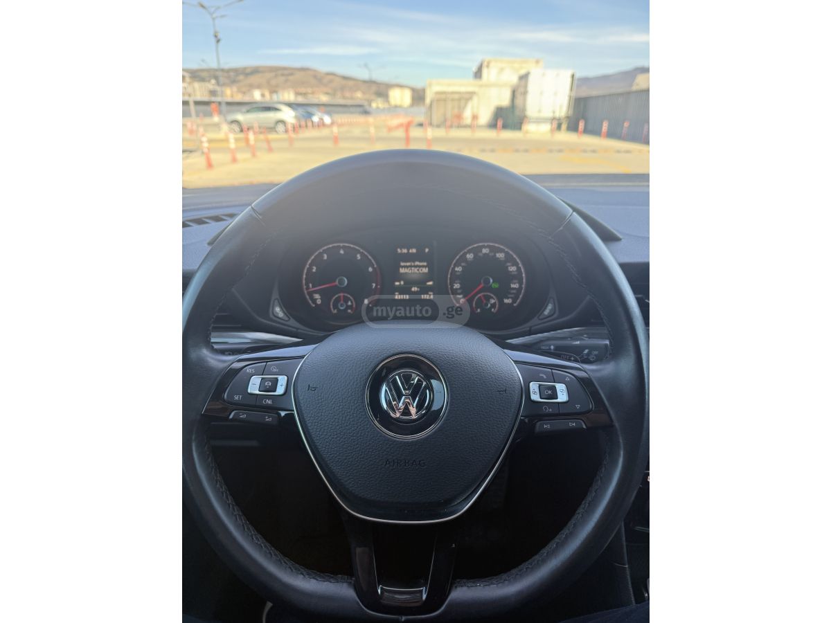 Volkswagen Passat - фото 8