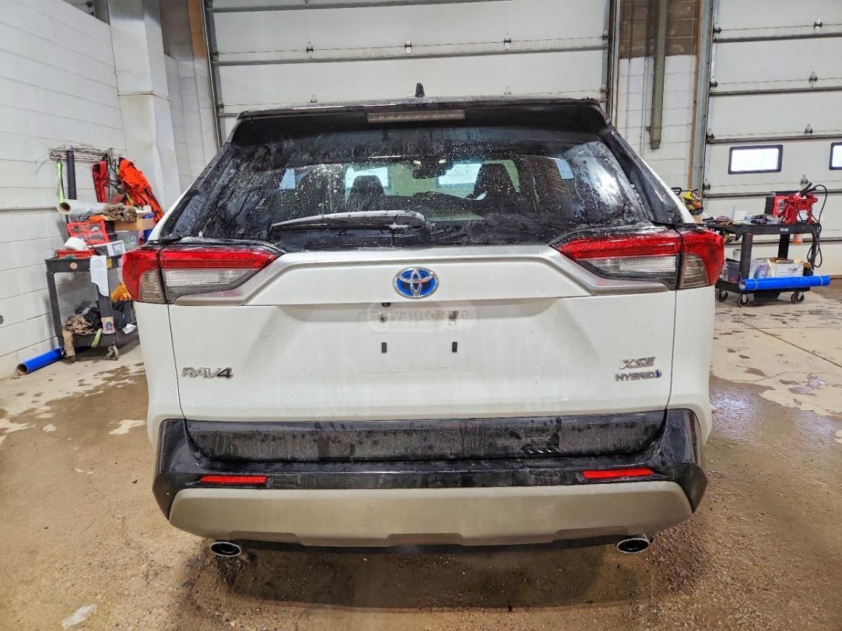 Toyota XSE 4dr All-Wheel Drive CVT — миниатюра 7