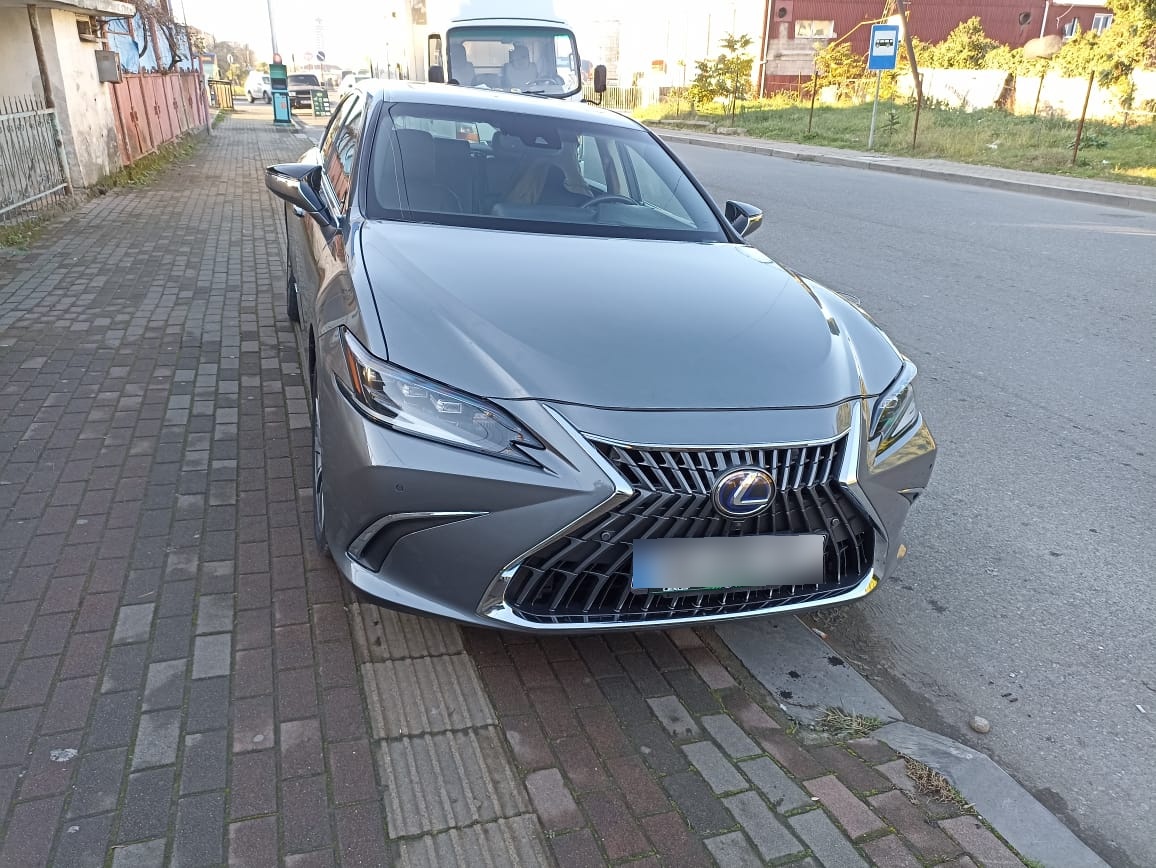 Lexus ES 300 - фото 1