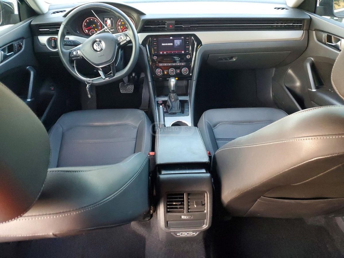 Volkswagen Passat - фото 7