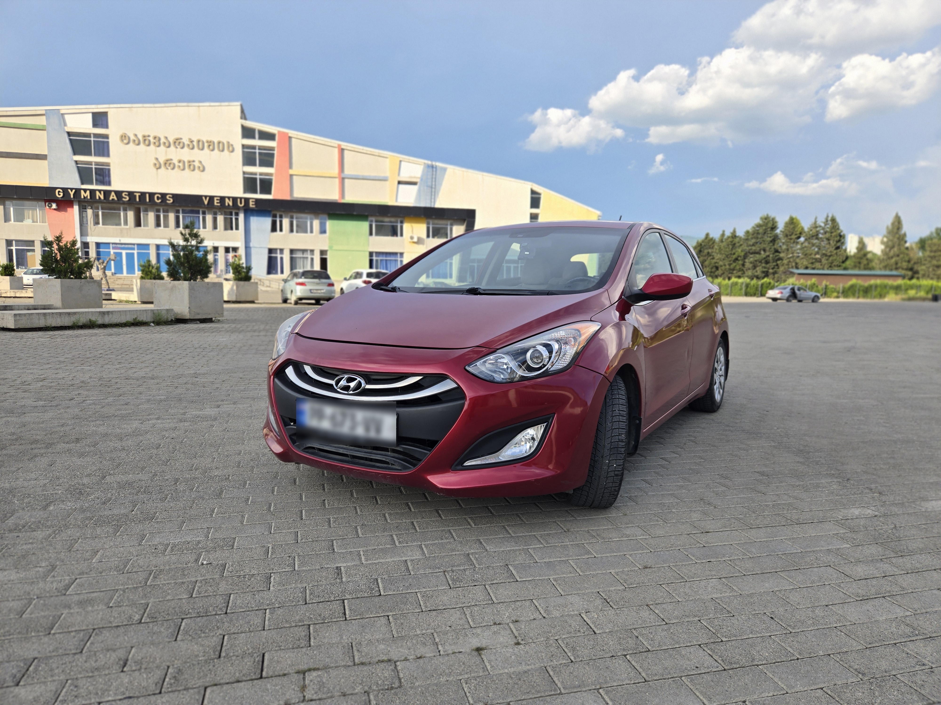 Hyundai Elantra GT - фото 2