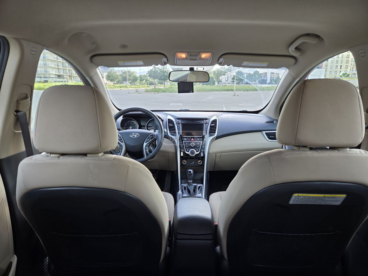 Hyundai Elantra GT - фото 5