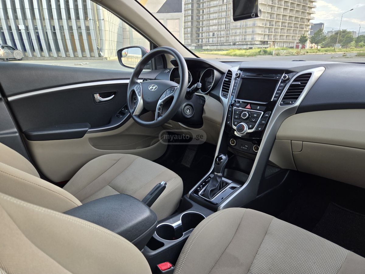 Hyundai Elantra GT - фото 6