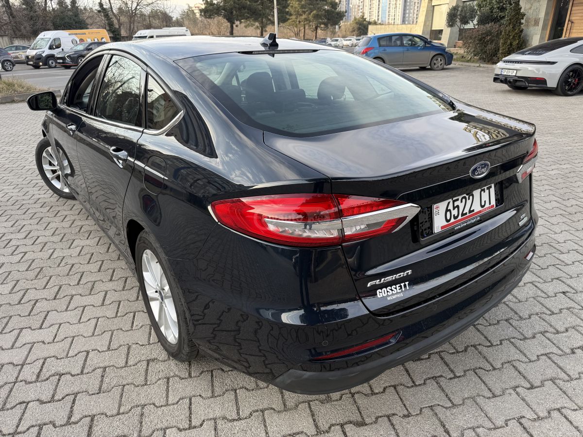 Ford Fusion - фото 4