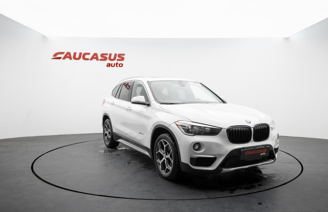BMW X1 - фото 3
