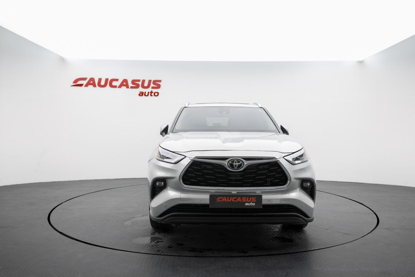 Toyota Highlander - фото 2