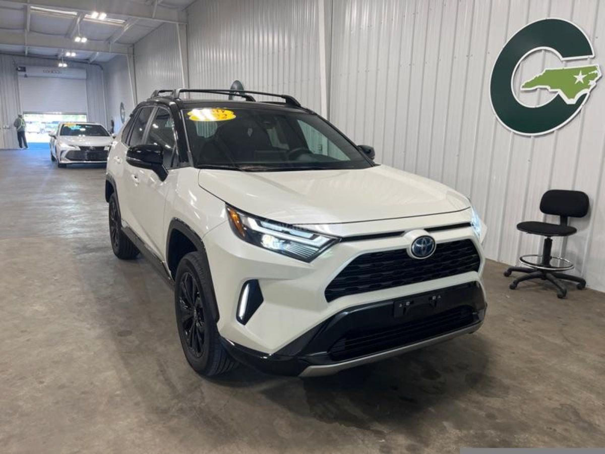 Toyota RAV 4 - фото 1