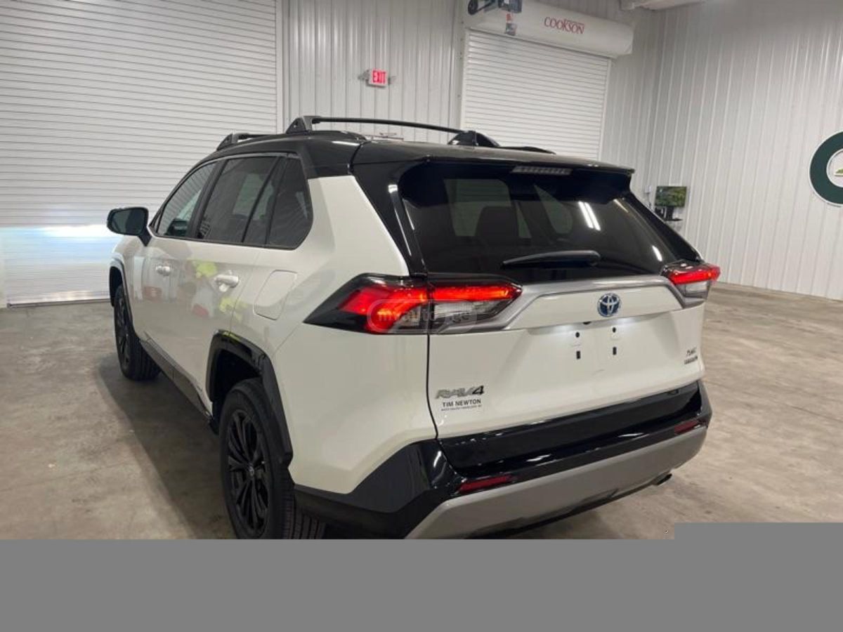 Toyota RAV 4 - фото 4