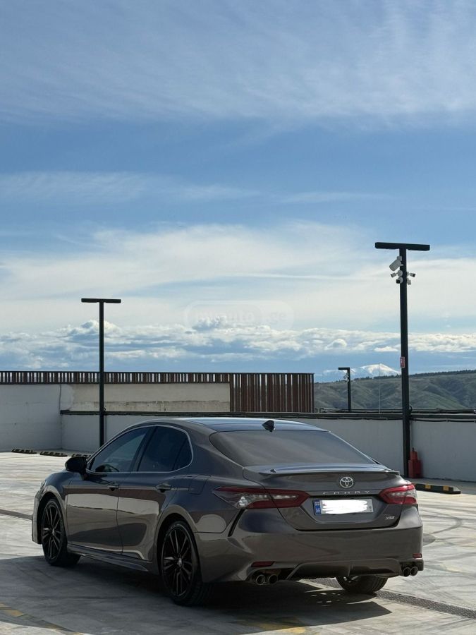 Toyota Camry - фото 5