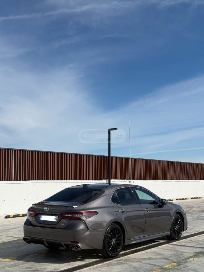 Toyota Camry - фото 6