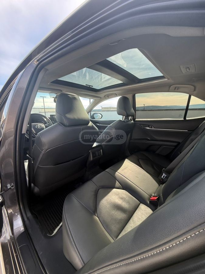 Toyota Camry - фото 8