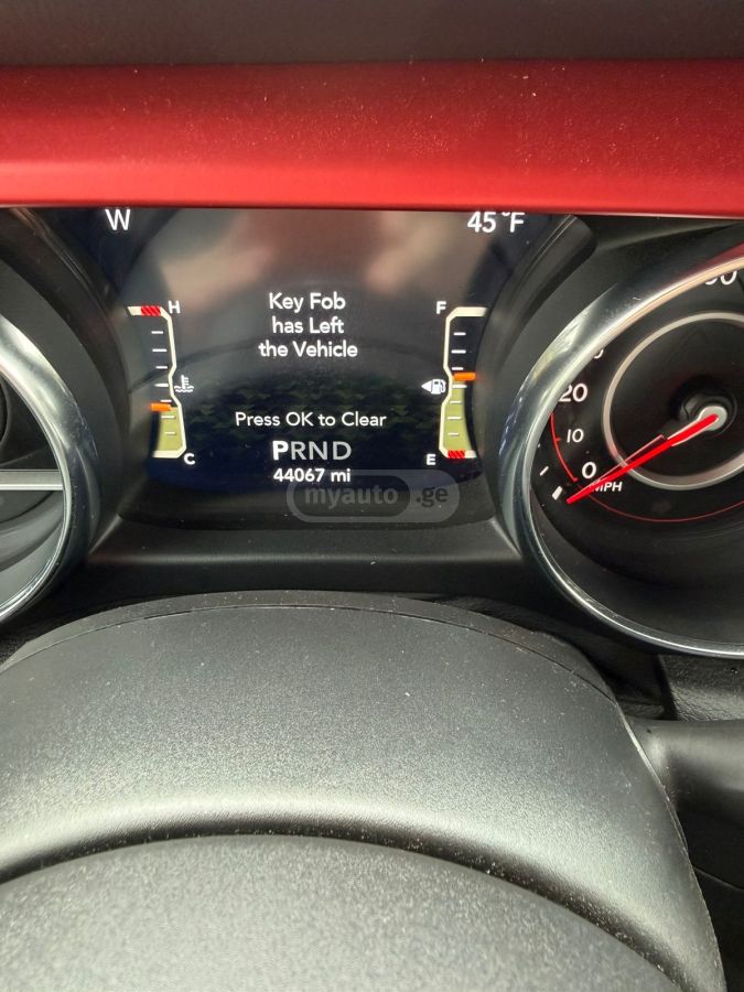 Jeep Wrangler - фото 10