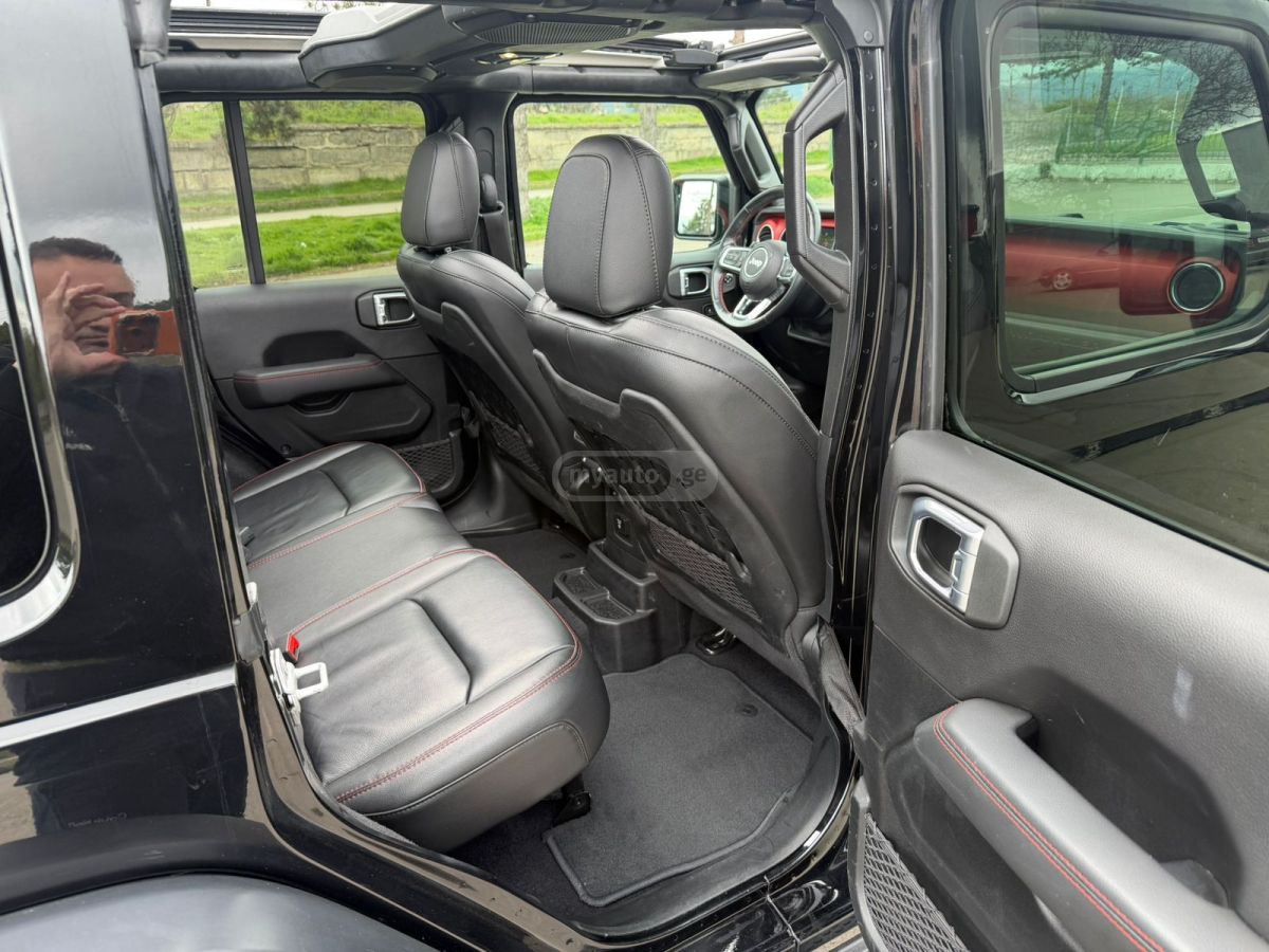 Jeep Wrangler - фото 11