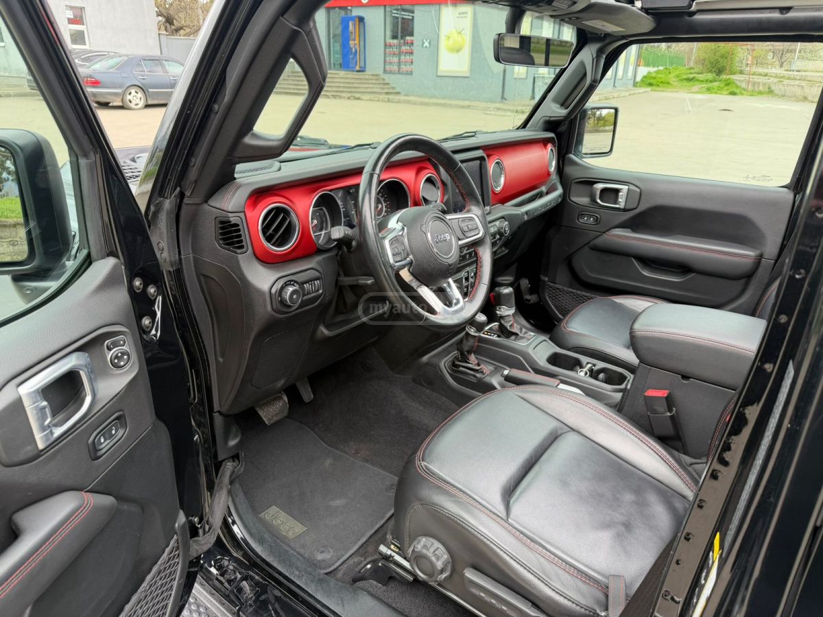 Jeep Wrangler - фото 12