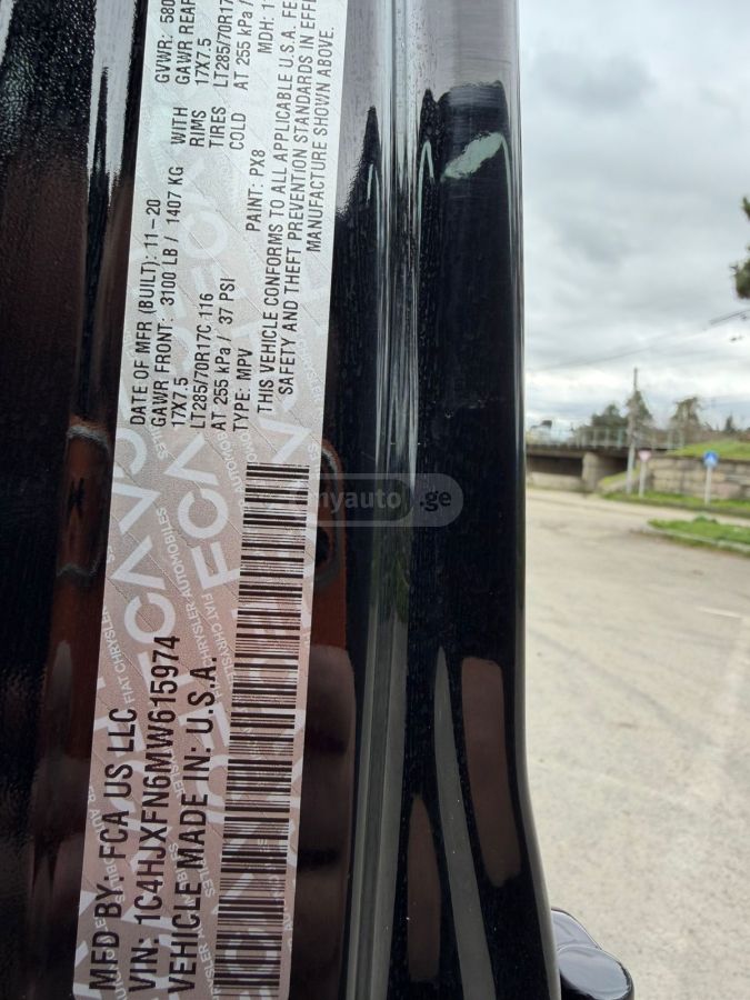 Jeep Wrangler - фото 14