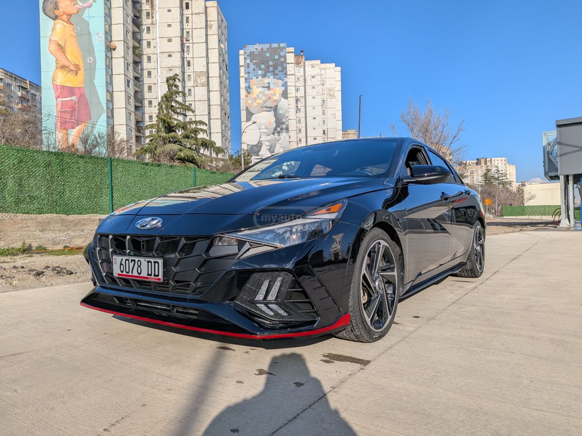 Hyundai Elantra - фото 3