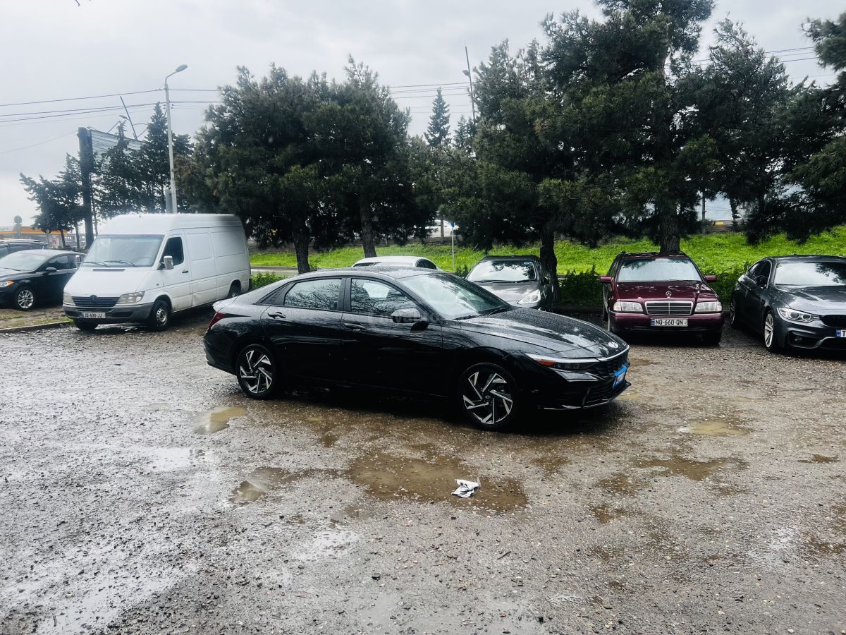 Hyundai Elantra - фото 4