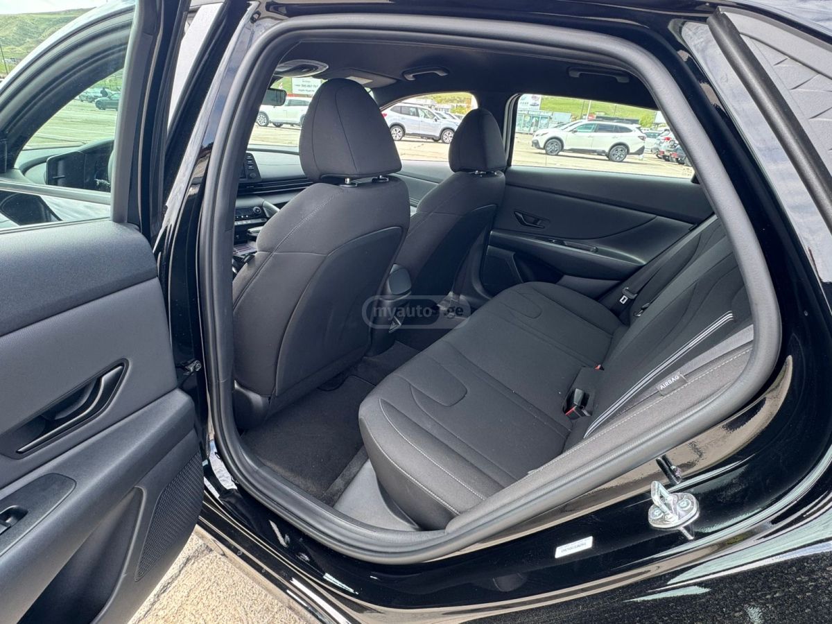 Hyundai Elantra - фото 9