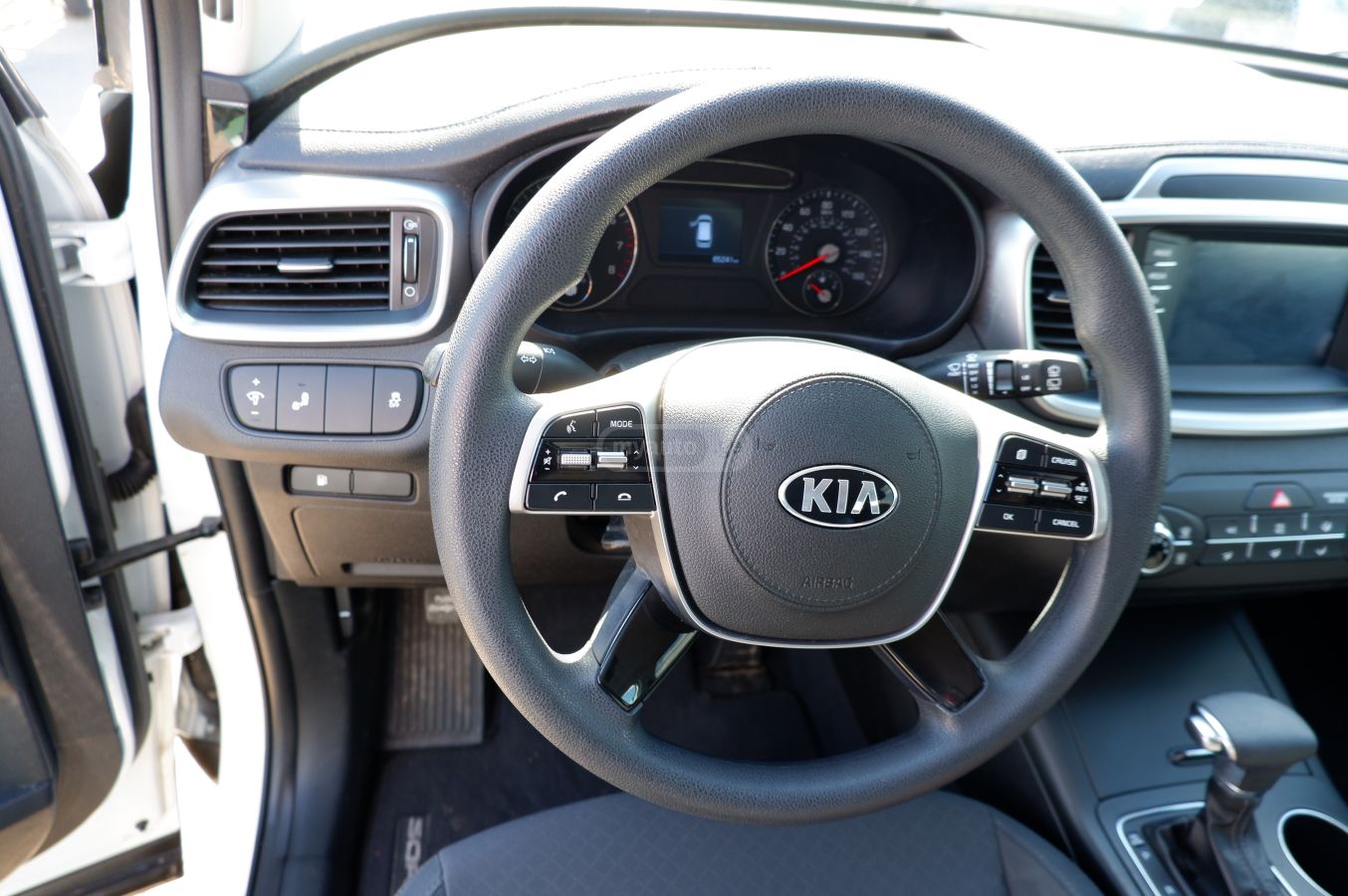 Kia Sorento - фото 11