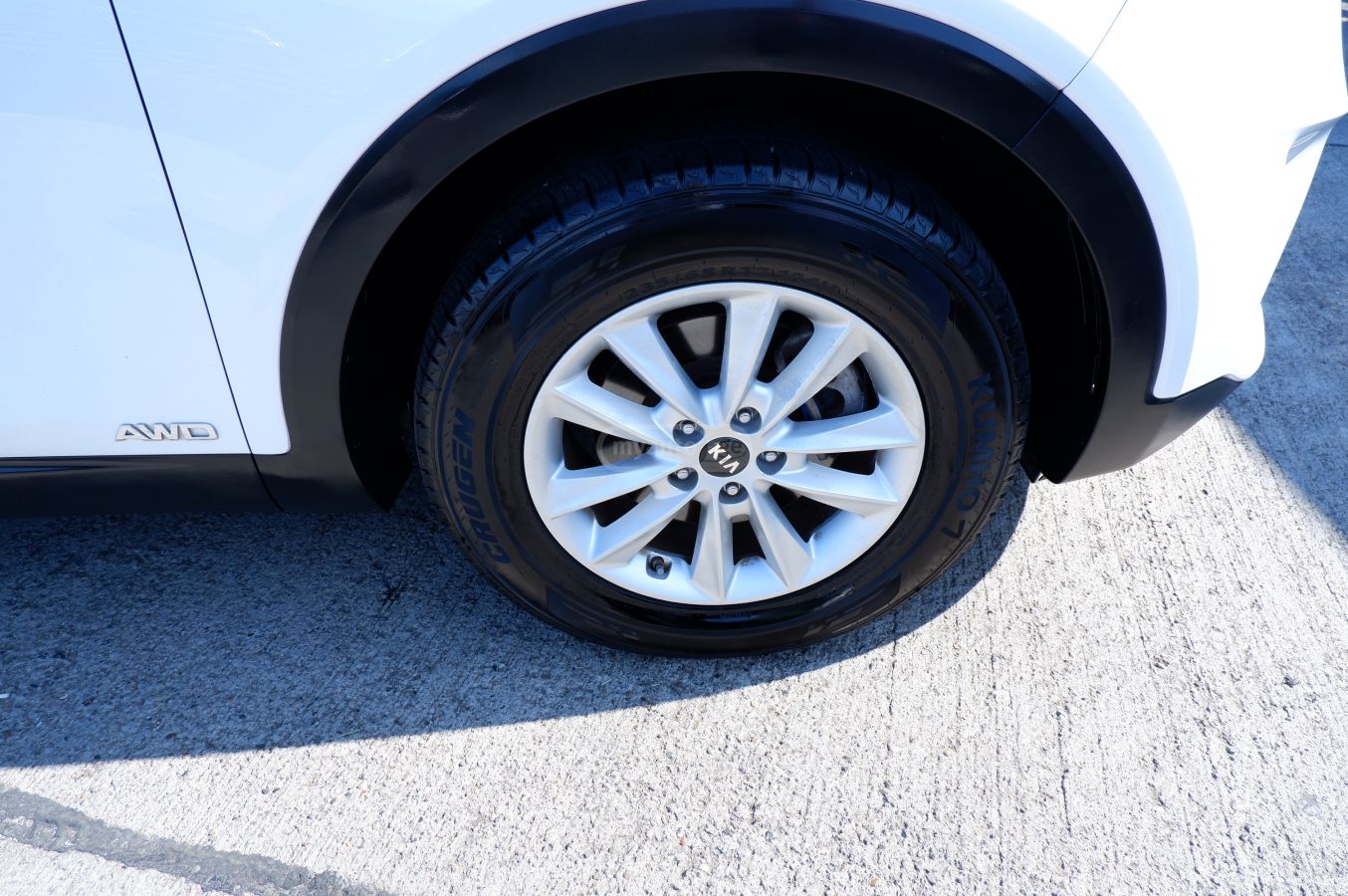 Kia Sorento - фото 4